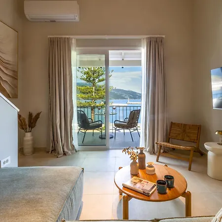 Cavaliere Seafront House - Thalia Holiday home *