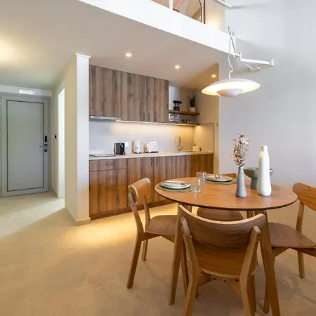 Cavaliere Seafront House - Thalia *